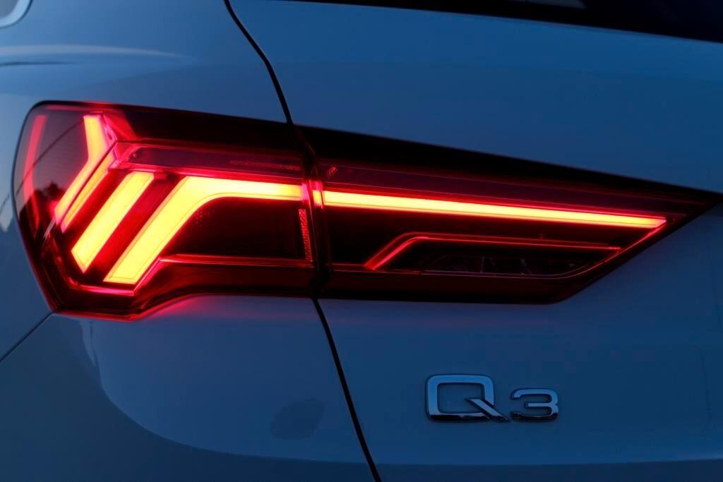 AUDI Q3 2.0 TDI Aut. *4 Telecamere *Matrix