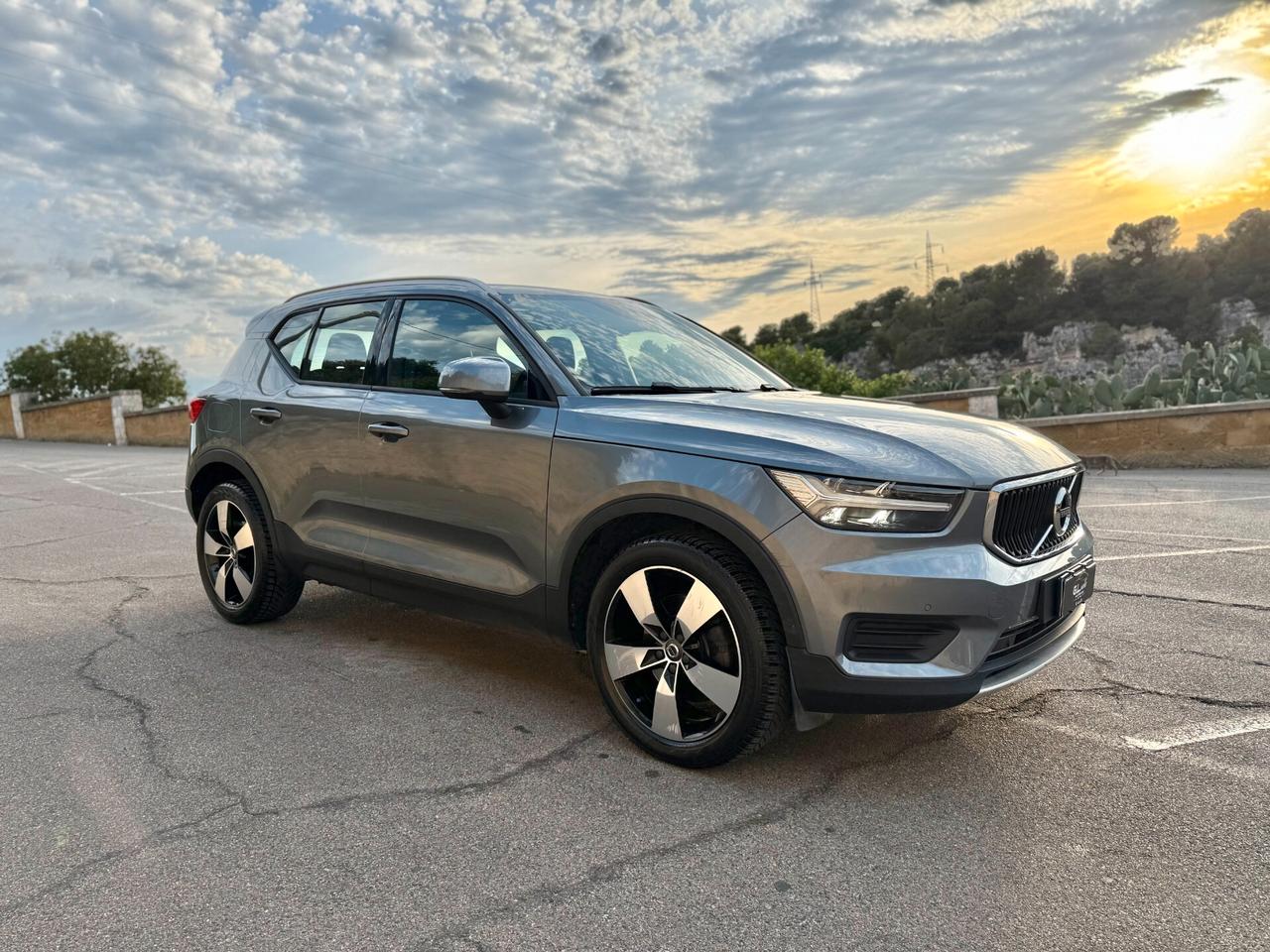 Volvo XC40 D4 AWD/2.0 150 CV/CERCHI 19"/TAGLIANDI VOLVO