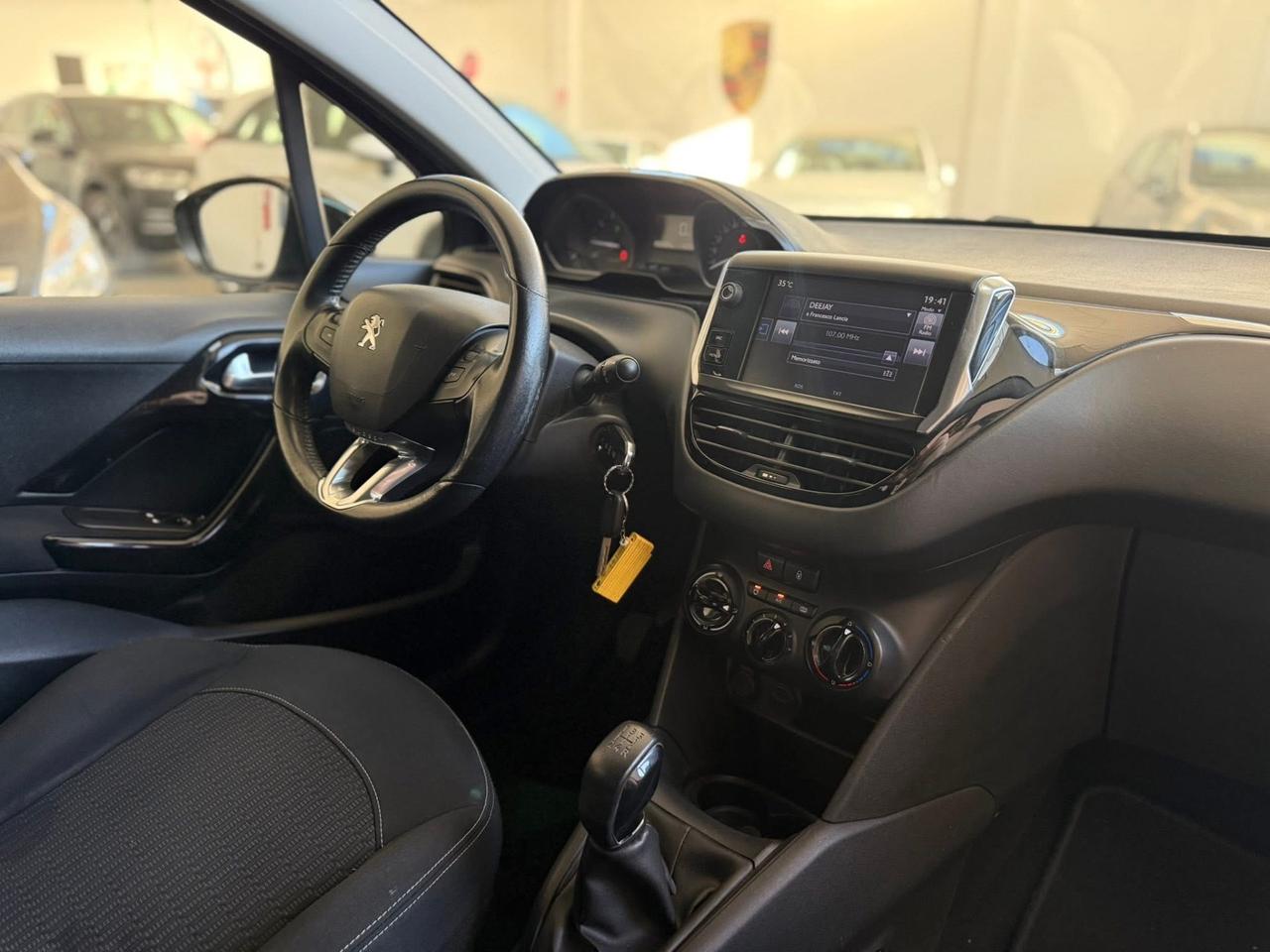 Peugeot 208 82CV 5 porte NEOPATENTATI