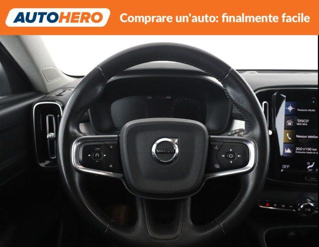 VOLVO XC40 T3 Momentum Pro