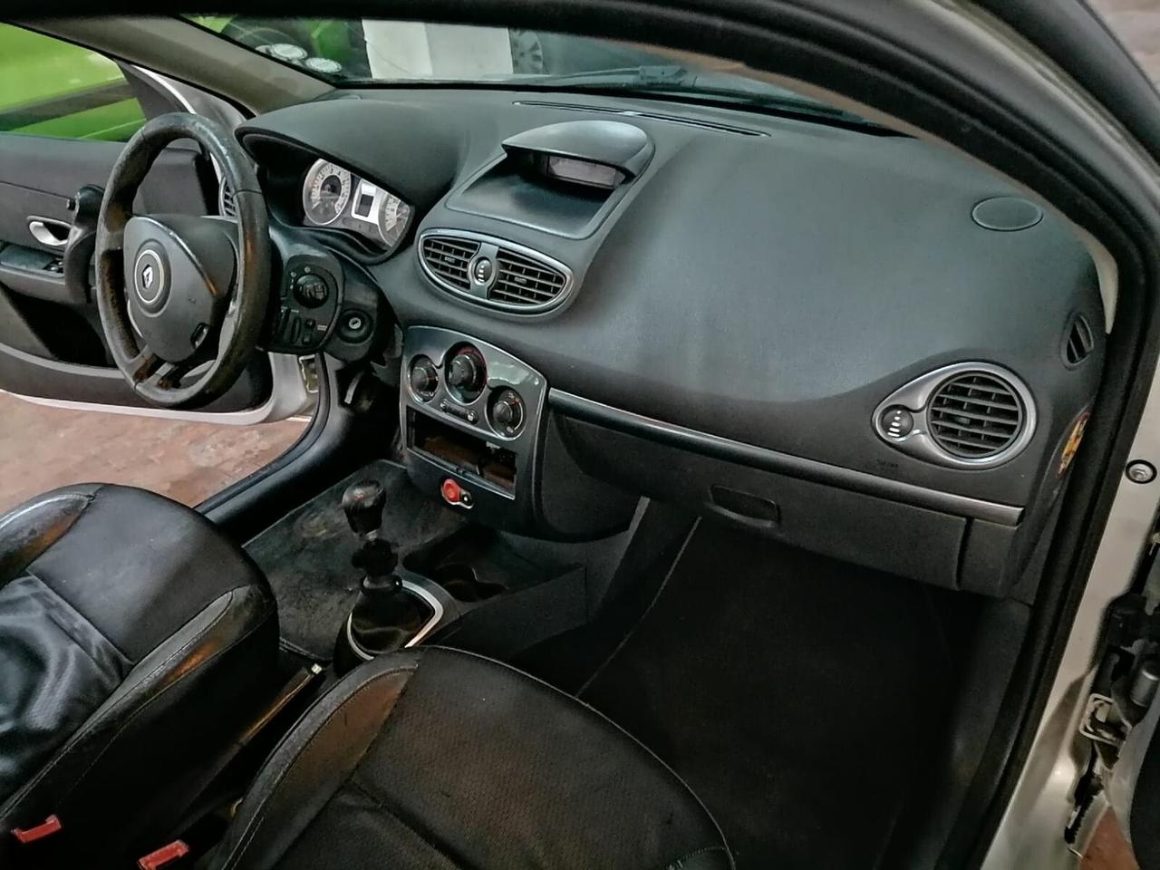 Renault Clio 1.2 16v 75cv 5p Dyn OK NEOP.