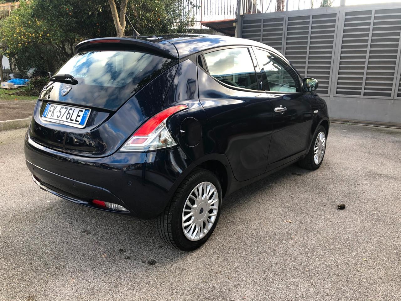 Lancia Ypsilon 1.2 69 CV 5 porte Gold