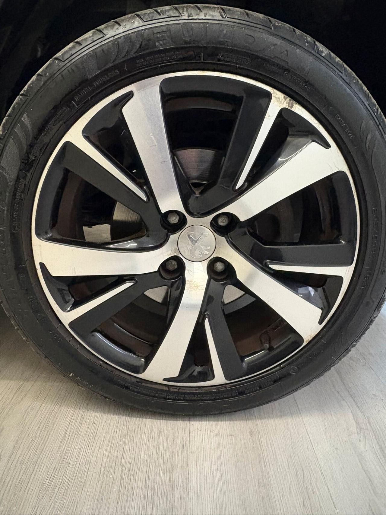 Peugeot 2008 1600cc BlueHDi 120 S&S Black Matt