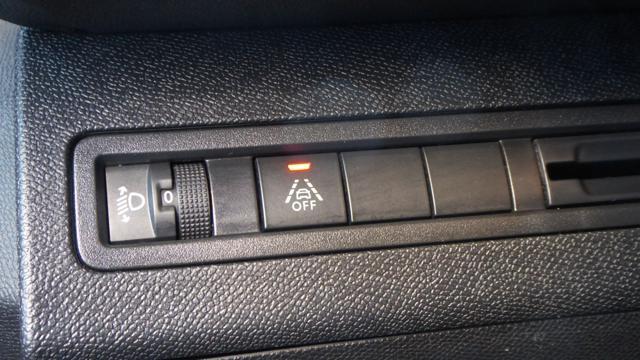 PEUGEOT 3008 BlueHDi 130 S&S EAT8 Active Pack