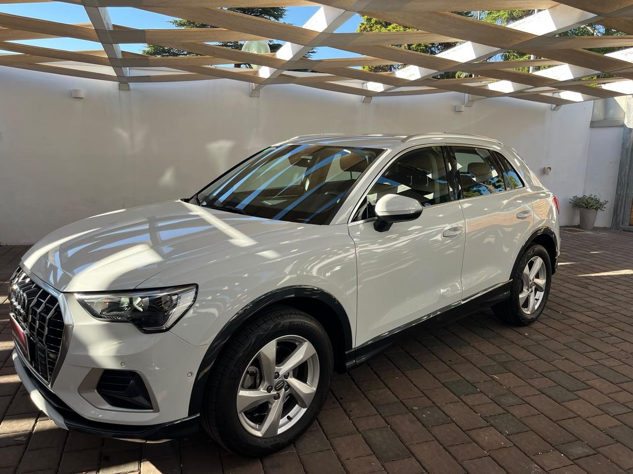 Audi Q3 40 TDI quattro S tronic Business Advanced