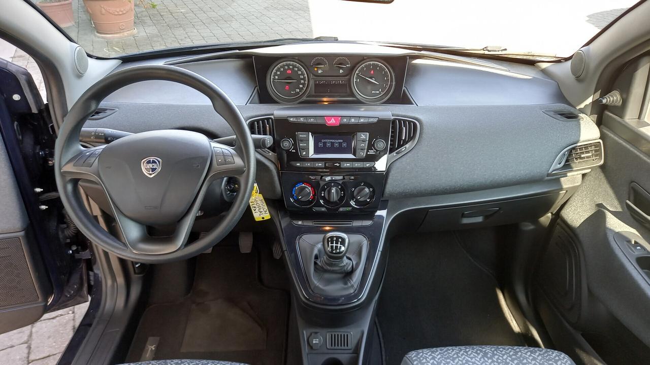 Lancia Ypsilon 1.0 FireFly 5 porte S&S Hybrid Ecochic Silver