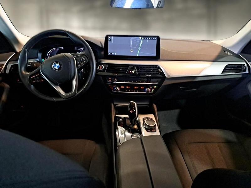 BMW 518 48V Business Touring Auto