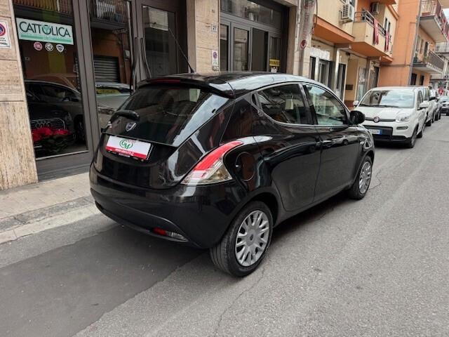 Lancia Ypsilon 1.2 5 porte Elefantino