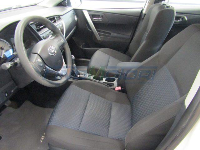 TOYOTA Auris 1.3i 100 CV 5 porte