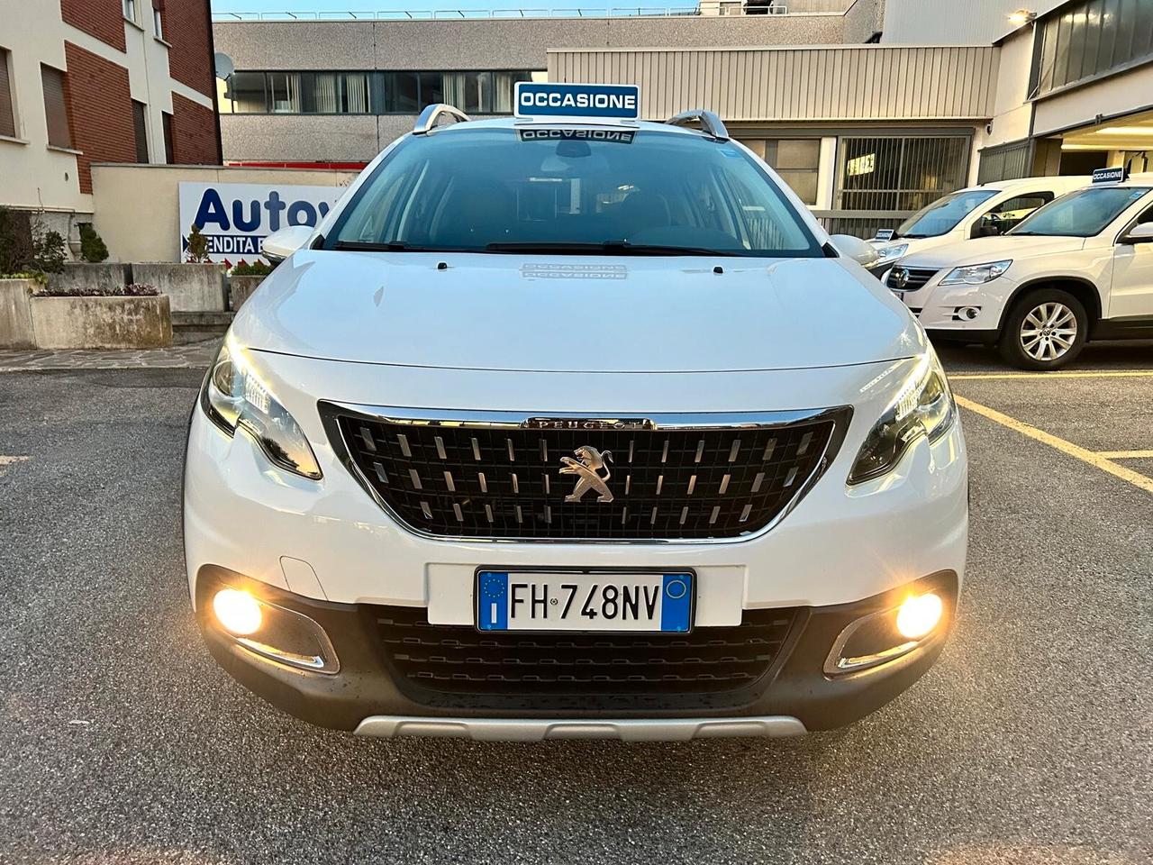 Peugeot 2008 BlueHDi 100 Allure *Navi/CarPlay/Android*