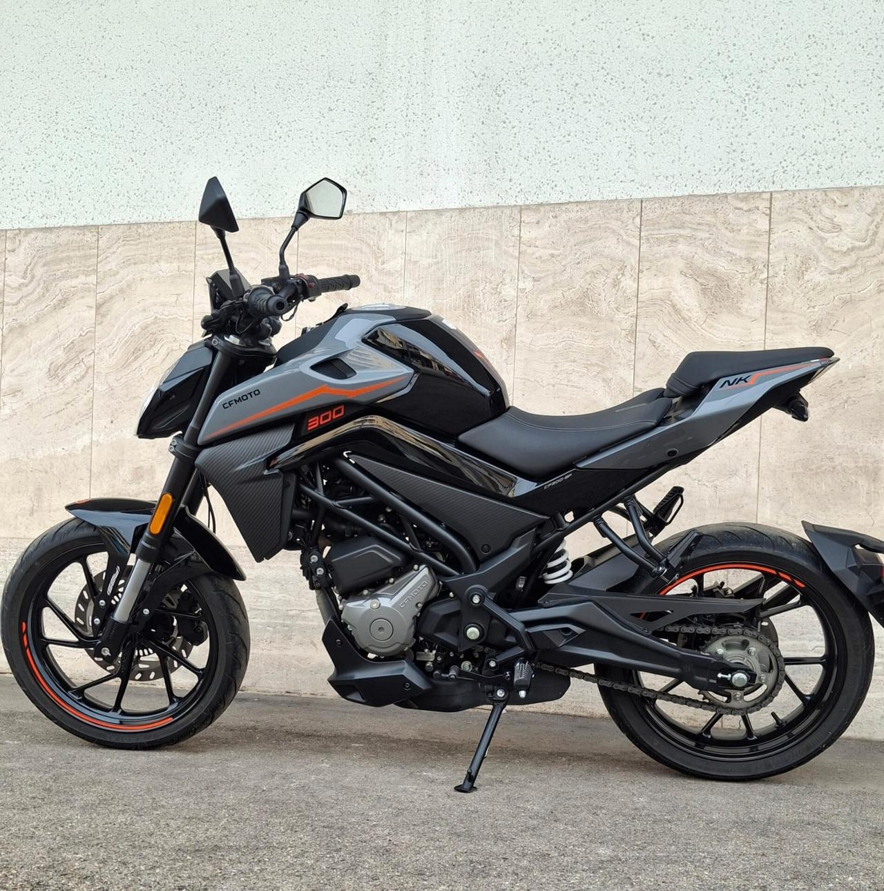 CFMOTO 300NK