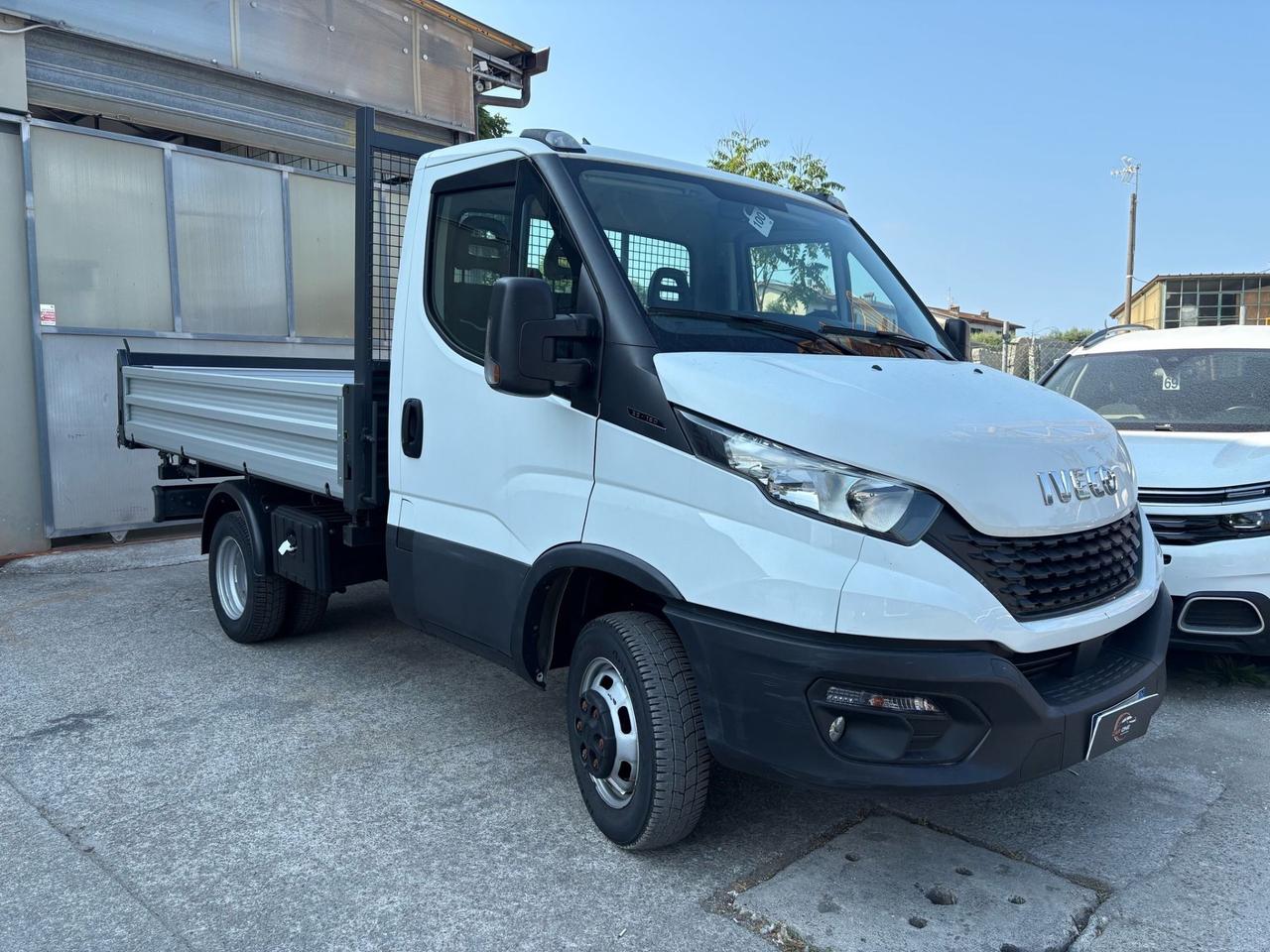 Iveco dayli ribaltabile trilaterale