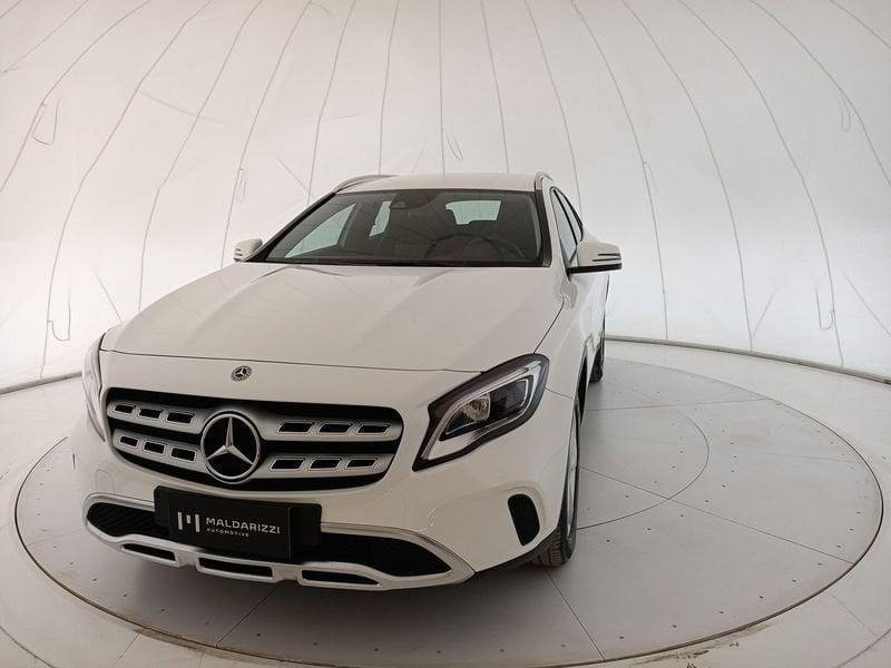 Mercedes-Benz GLA GLA-X156 2017 220 d Sport 4matic 170cv auto