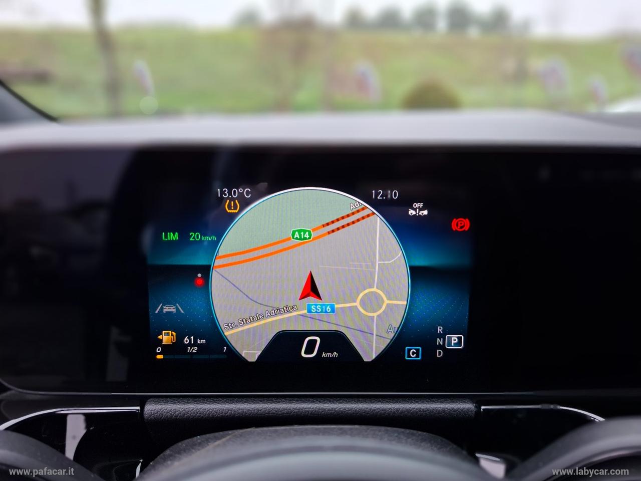 MERCEDES-BENZ GLA 200 d Automatic 4Matic Sport