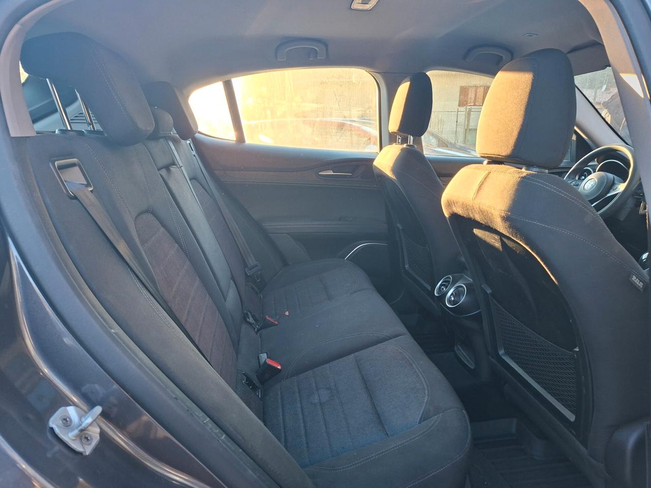 Alfa Romeo Stelvio *** MOTORE FUSO ***