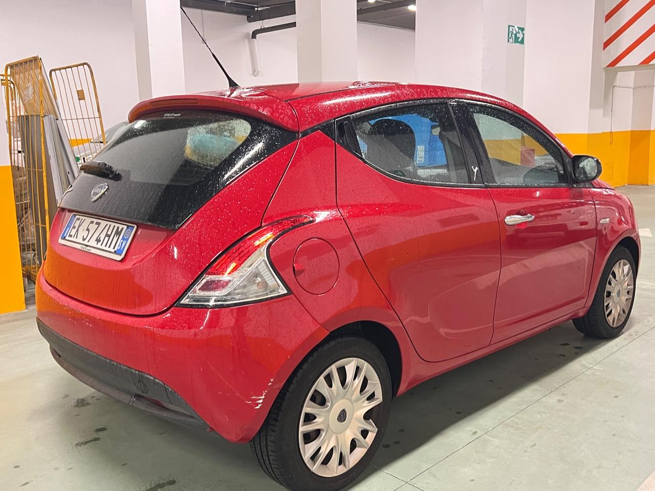 Lancia Ypsilon 1.2 69 CV 5 porte km 130.000 - 2011