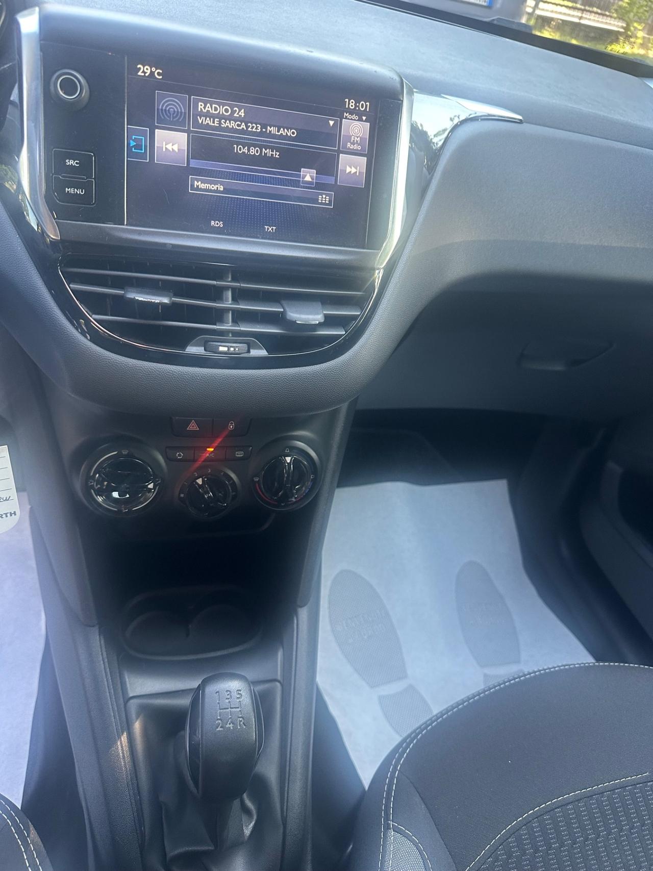Peugeot 208 PureTech 82 5 porte Allure
