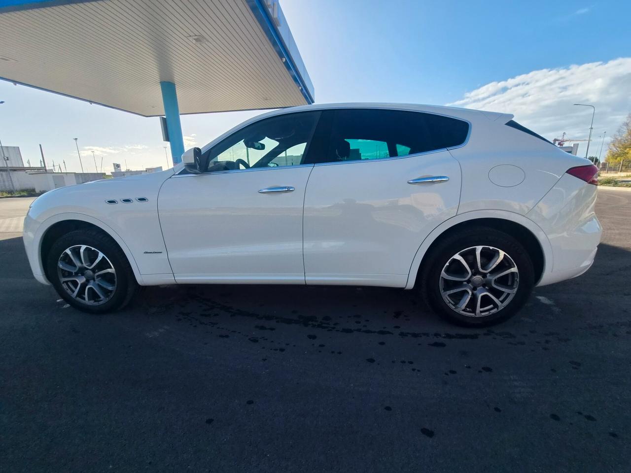 Maserati Levante V6 Diesel 275 CV AWD Granlusso TETTO APRIBILE