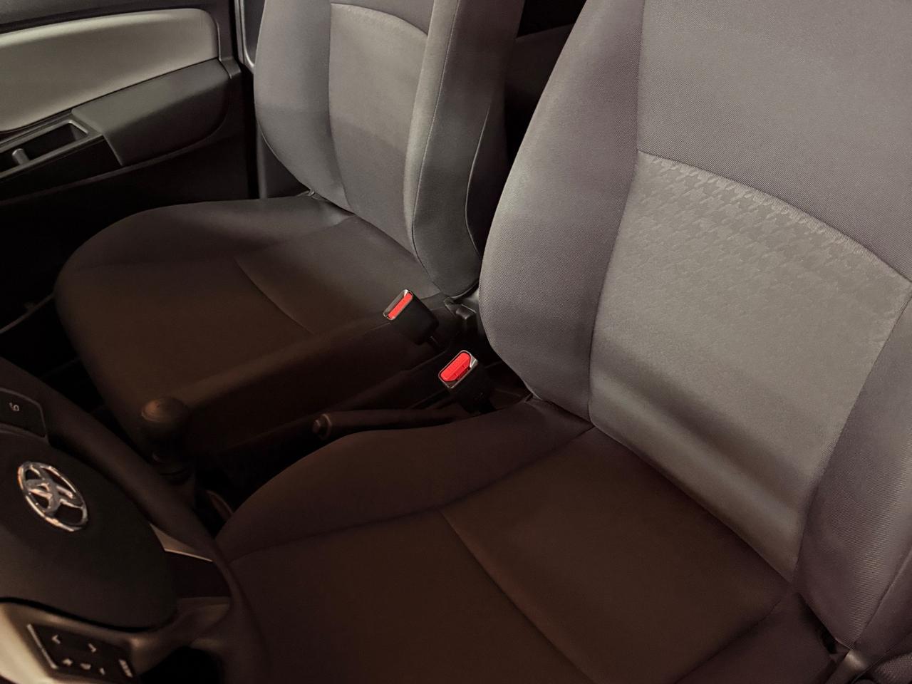 MERAVIGLIOSA TOYOTA YARIS, IN CONDIZIONI DA VETRINA CON SOLI 2930 KM