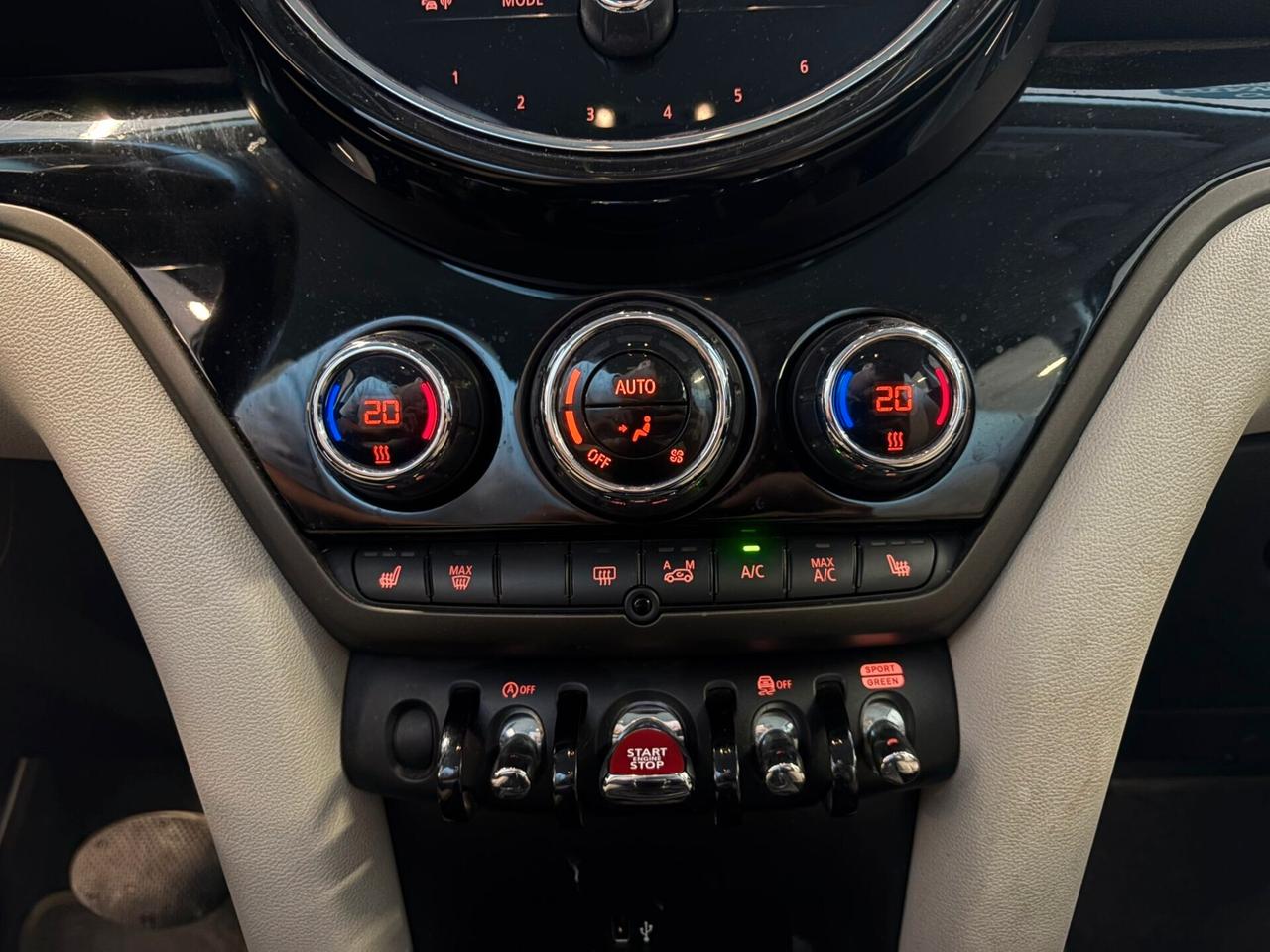 Mini Cooper Countryman Essential 1.5 136 CV Auto UNICO PR.