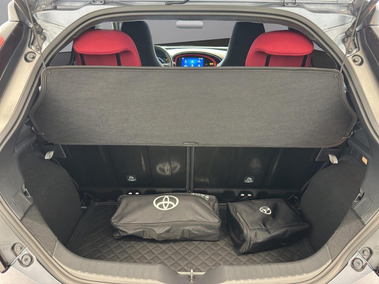 Toyota Aygo X 1.0 Undercover 72cv