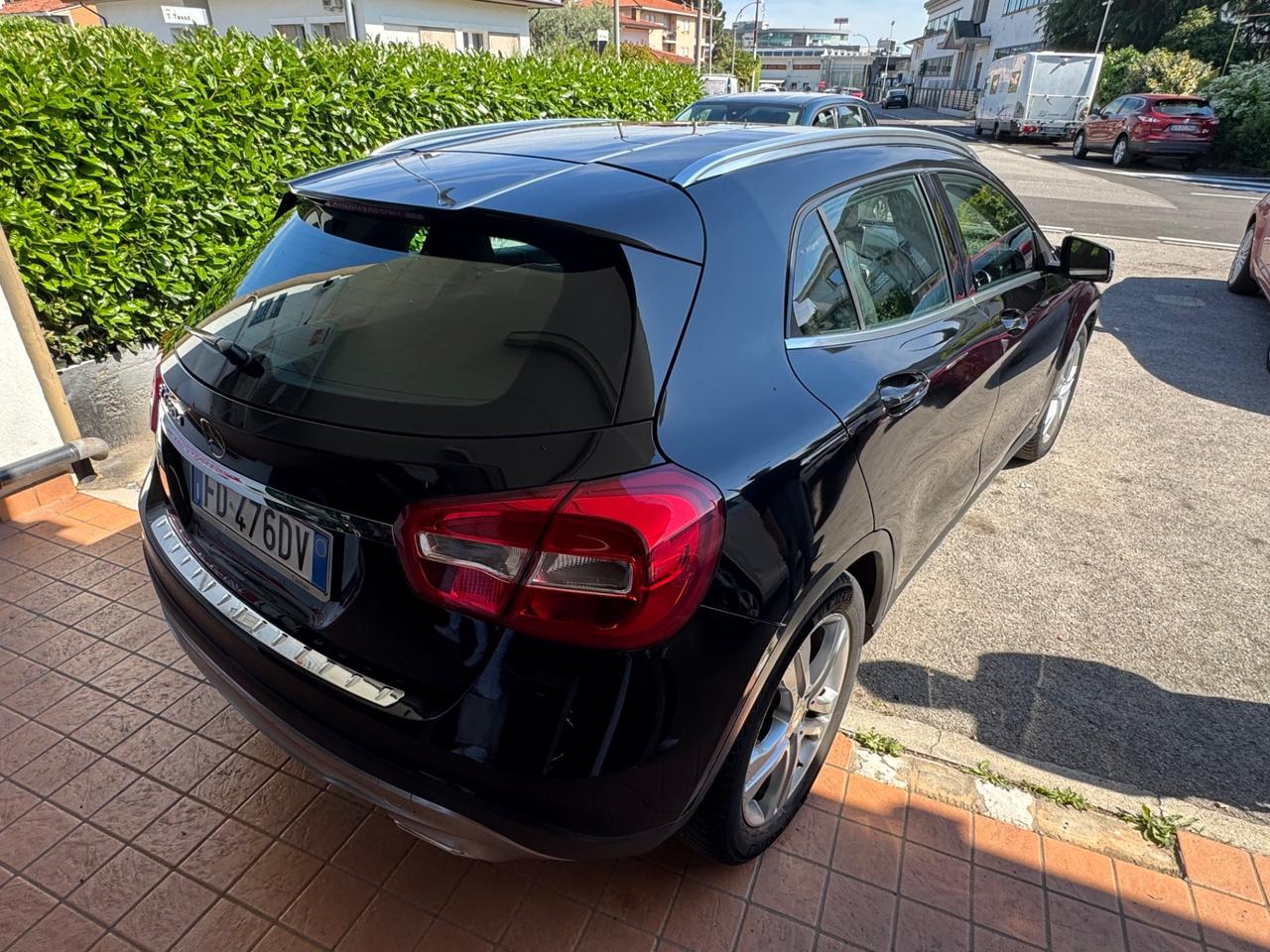 Mercedes-benz GLA 180 d Premium