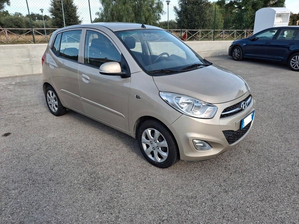 Hyundai i10 1.1 CAMBIO AUTOMATICO