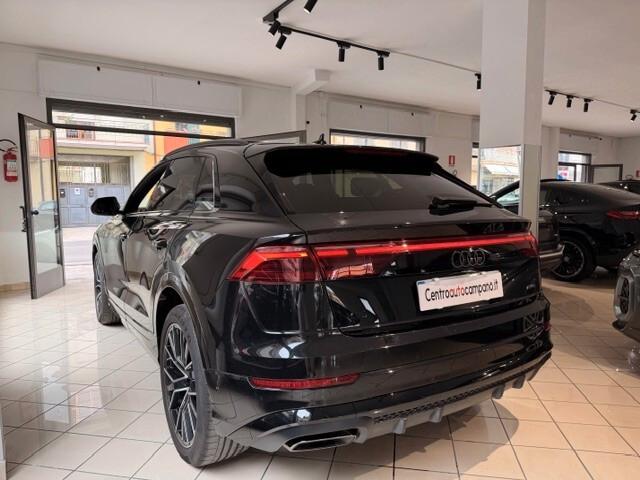 Audi Q8 BLACK LINE 50 TDI quattro 286cv