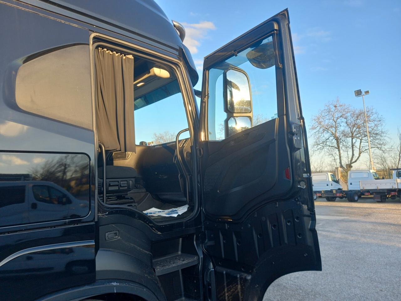 IVECO AS440ST / S-WAY 570 (C10)