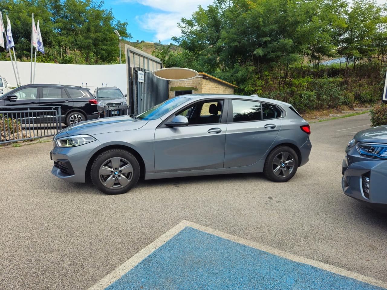Bmw 116 116d 5p. Business Advantage