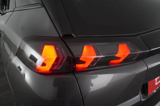 PEUGEOT 2008 2008 PureTech 100 S&S Allure Pack