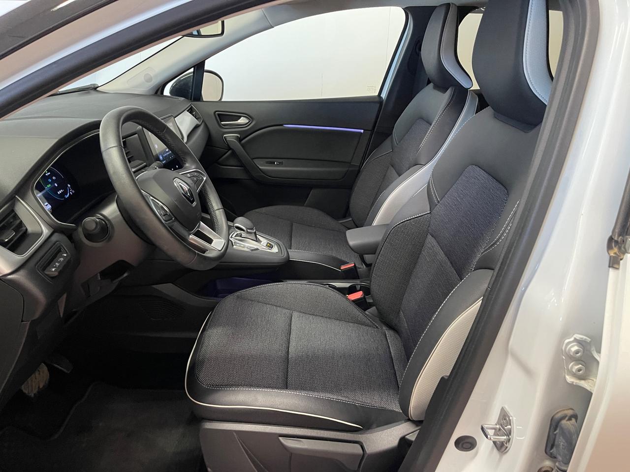 Renault Captur Plug-in Hybrid 160 CV Intens solo 8700km