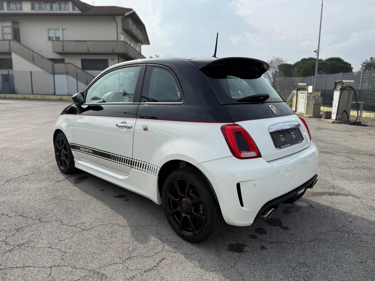 Abarth 500 1.4 Turbo T-Jet Custom