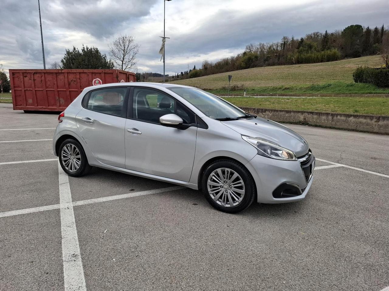 Peugeot 208 BlueHDi 75 5 porte Allure