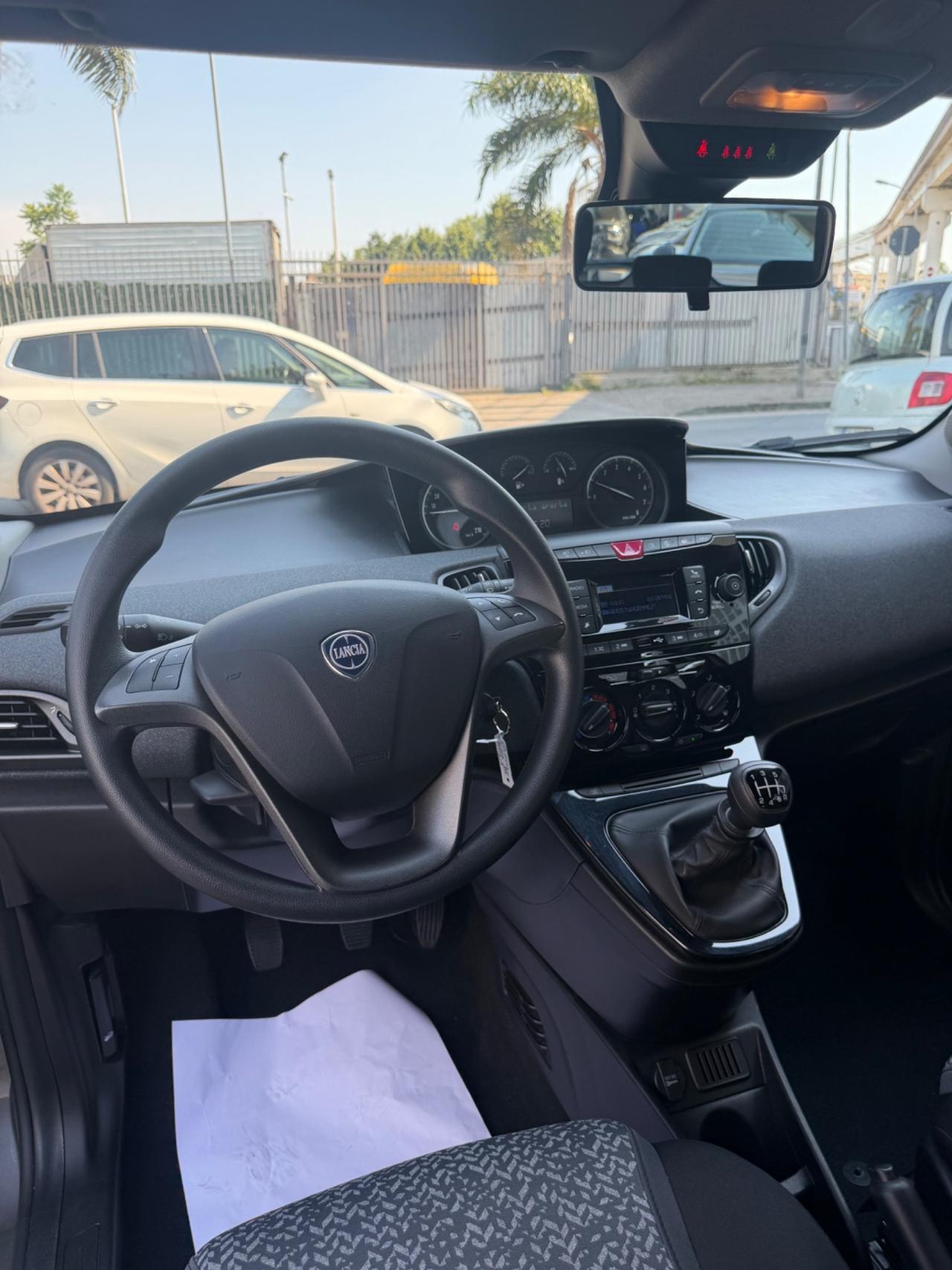 Lancia Ypsilon 1.0 FireFly 5 porte S&S Hybrid Gold Plus