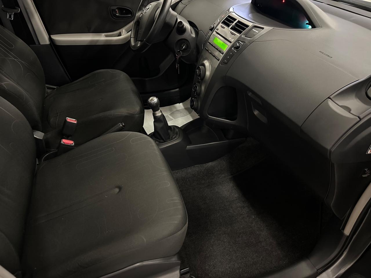 Toyota Yaris 1.0 Benzina 5 porte Ok Neopatentati