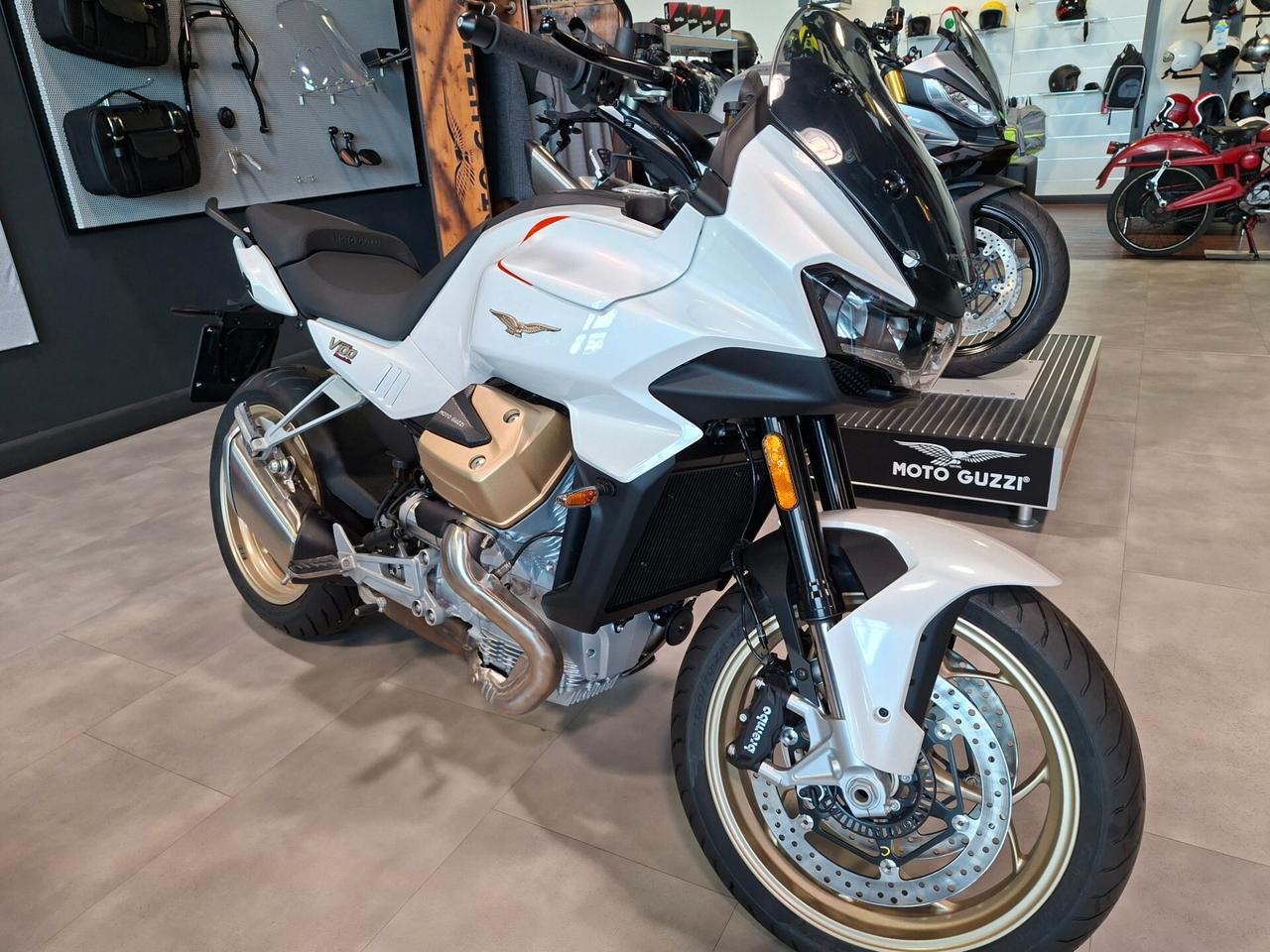 Moto Guzzi V100 Mandello