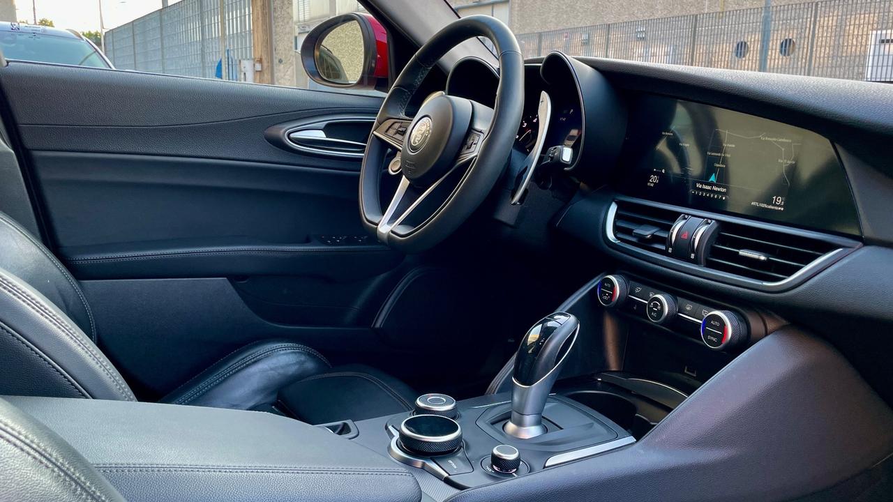 ALFA ROMEO GIULIA 2.2 Q4 VELOCE TURBODIESEL 210CV - SEDILI ELETTRICI IN PELLE RISCALDABILI, VOLANTE RISCALDATO, FULL LED