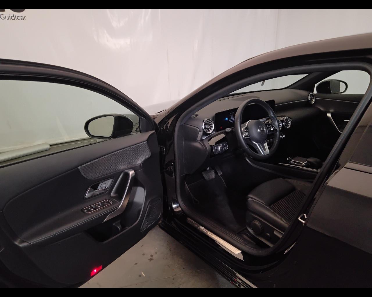 Mercedes-Benz Classe A - W177 2018 - A 180 d Sport Night edition Plus auto