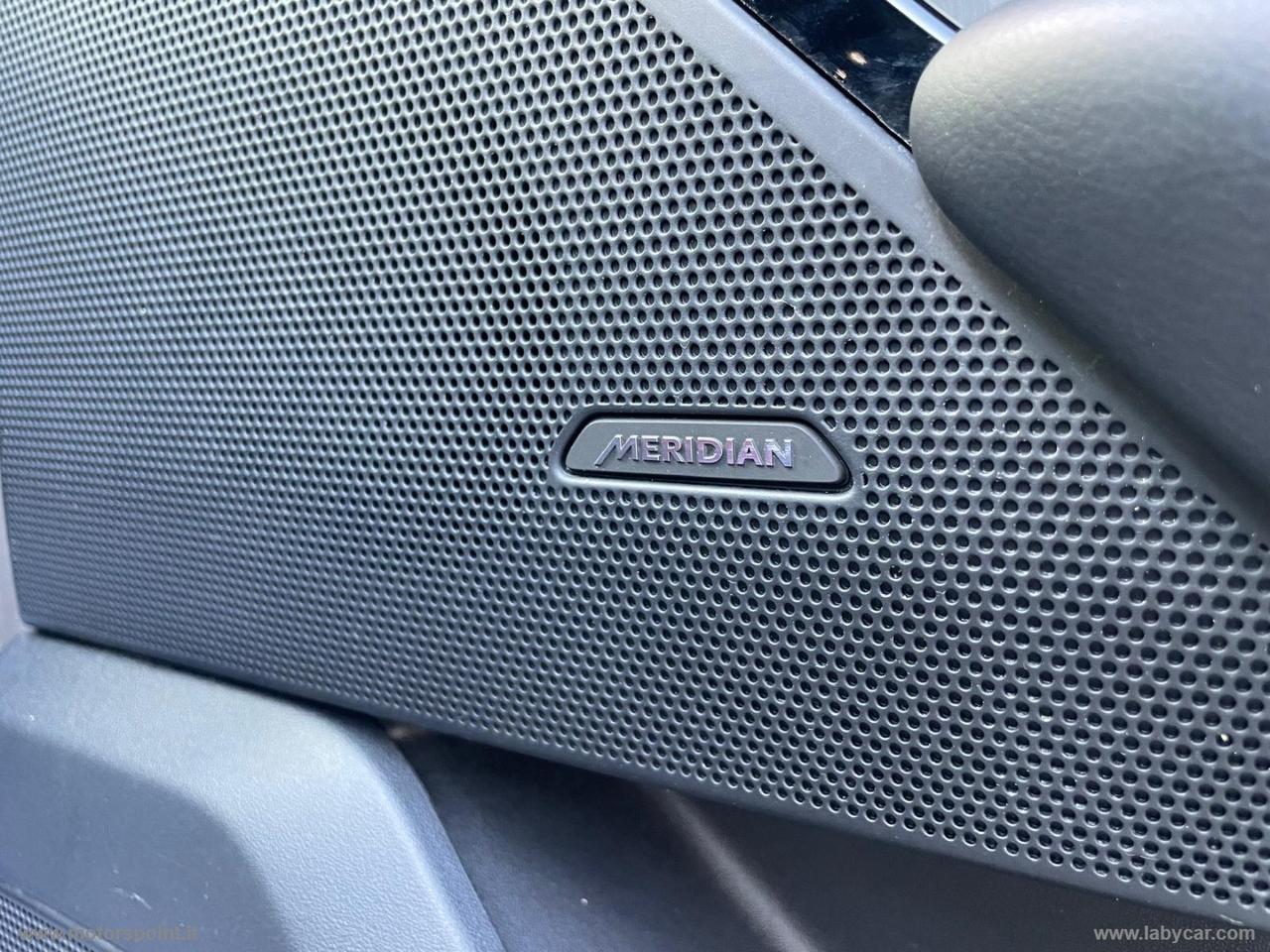 LAND ROVER RR Velar 3.0 V6 SD6 300 R-Dynamic HSE