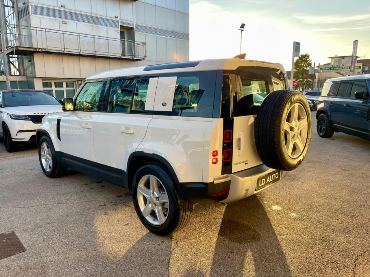 Land Rover Defender 110 2.0 SD4 AWD Auto HSE