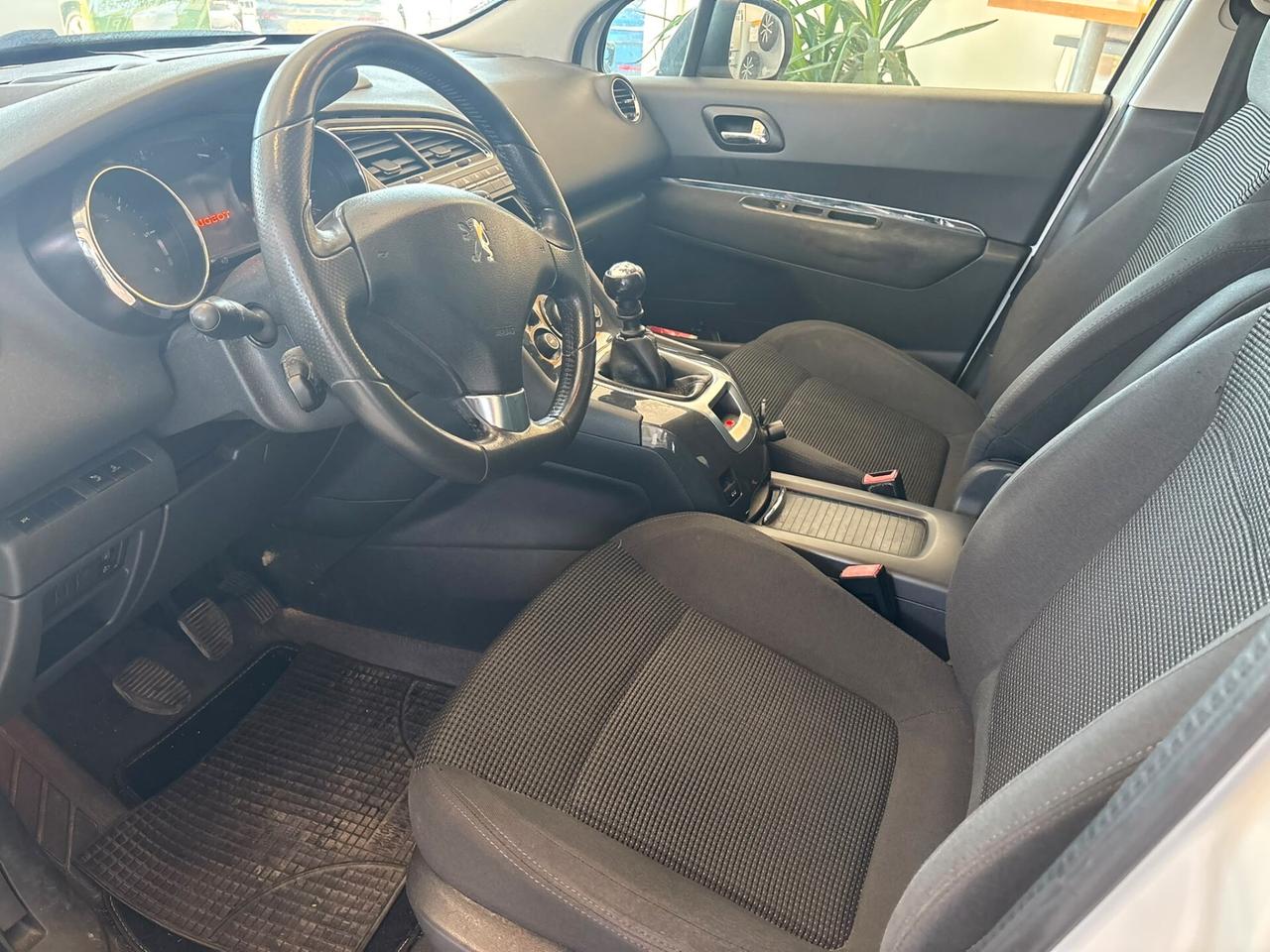 Peugeot 5008 1.6 HDi 112CV Allure