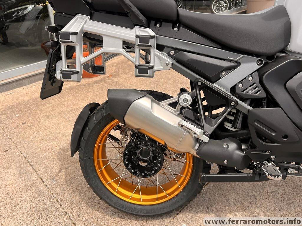 Bmw R 1300 GS adventure trophy a 250 euro al mese senza anticipo
