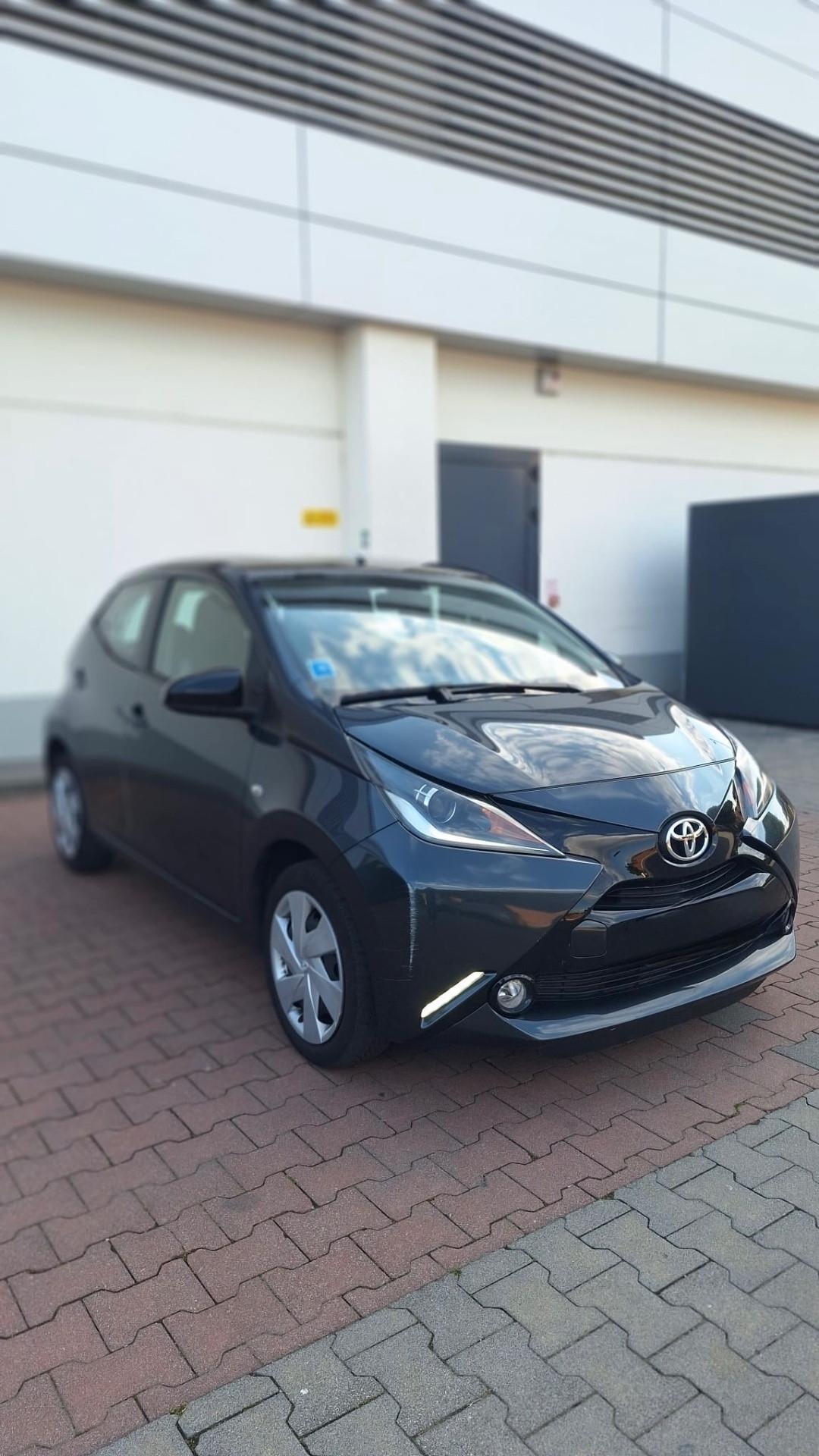 Toyota Aygo 1.0 VVT-i 69 CV 5 porte x-clusiv