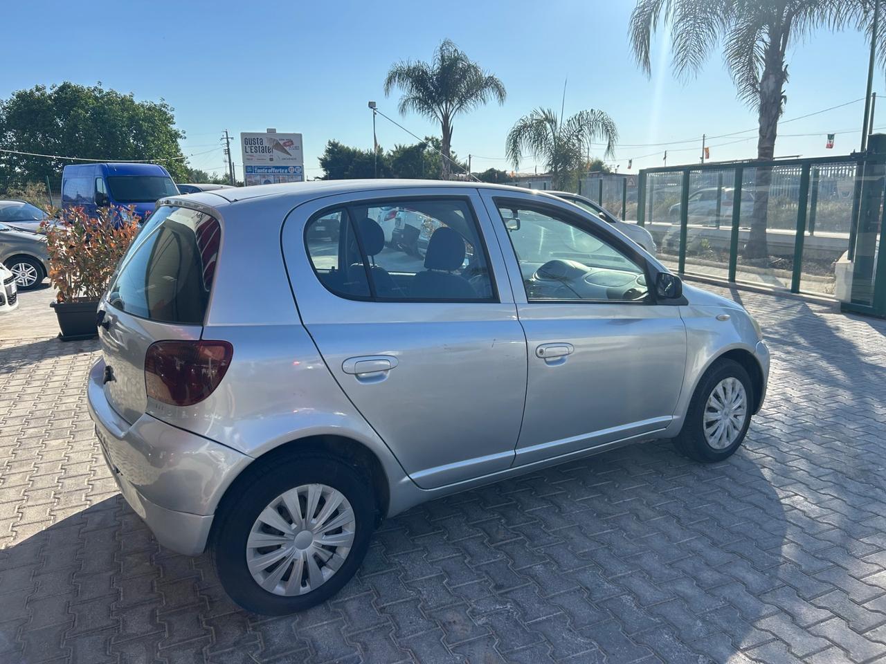 Toyota Yaris 1.0i 16V cat 5 porte