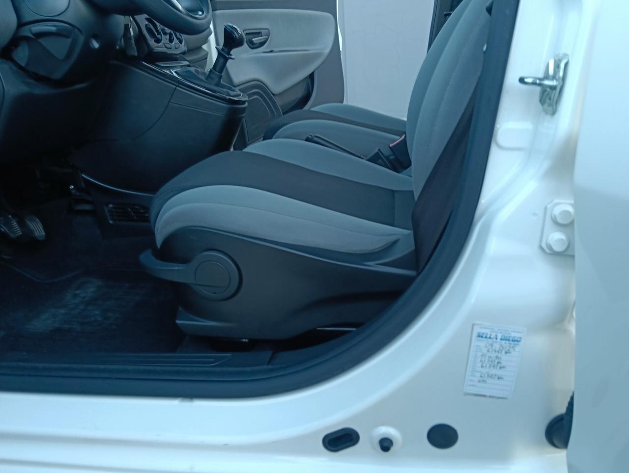 Lancia Ypsilon 1.2 69 CV 5 porte Gold