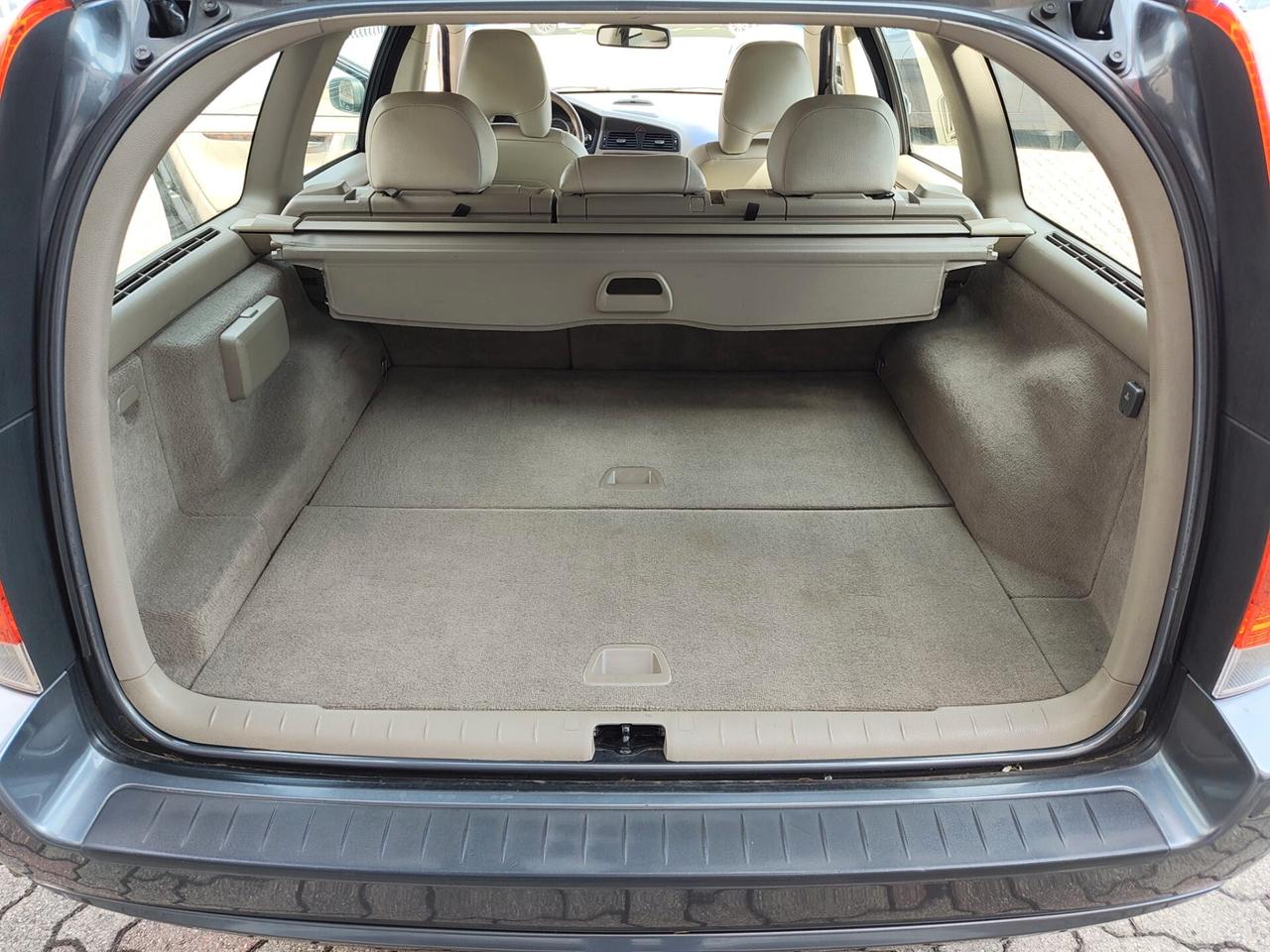 Volvo V70 2.4 D5 20V 185CV 7 POSTI