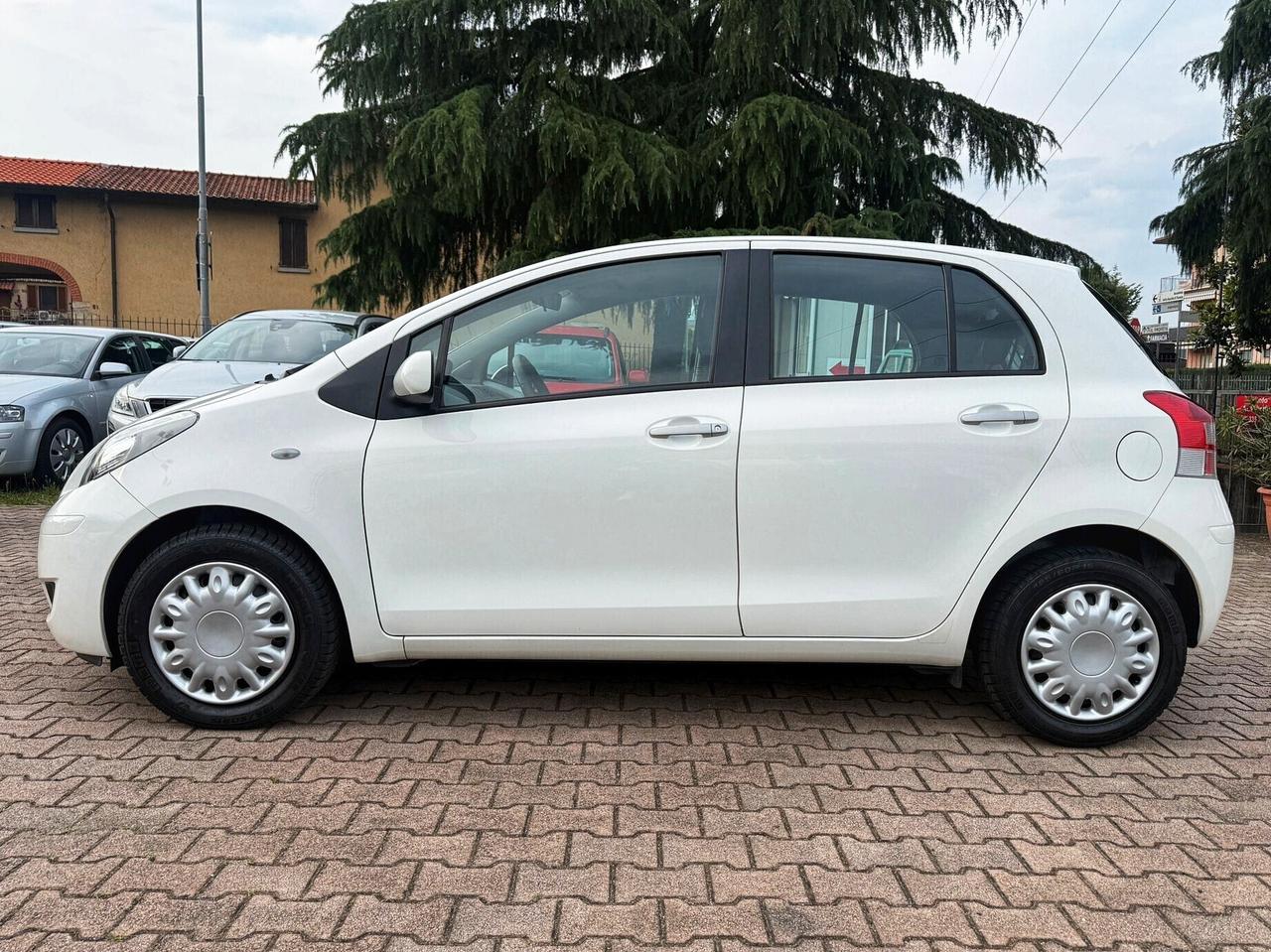 Toyota Yaris 1.3 5 porte Sol OK NEOPATENTATI