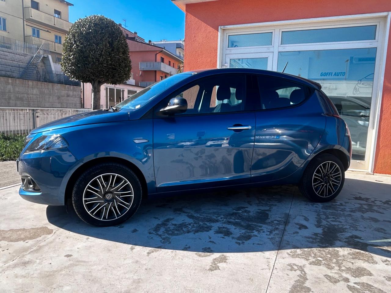Lancia Ypsilon 1.0 FireFly 5 porte S&S Hybryd Gold