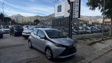 Toyota Aygo 1.0 VVT-i 69 CV 5 porte x-clusiv